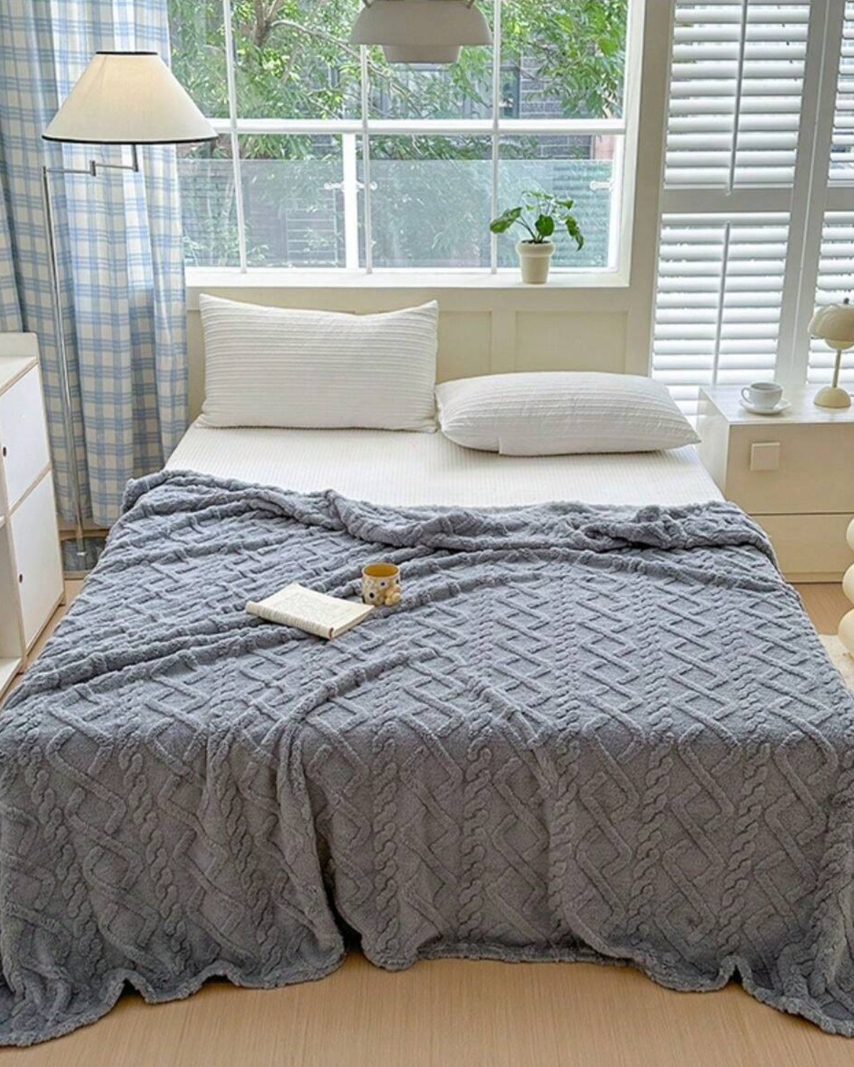 Ultra-Soft Faux Sheepskin Throw Blanket