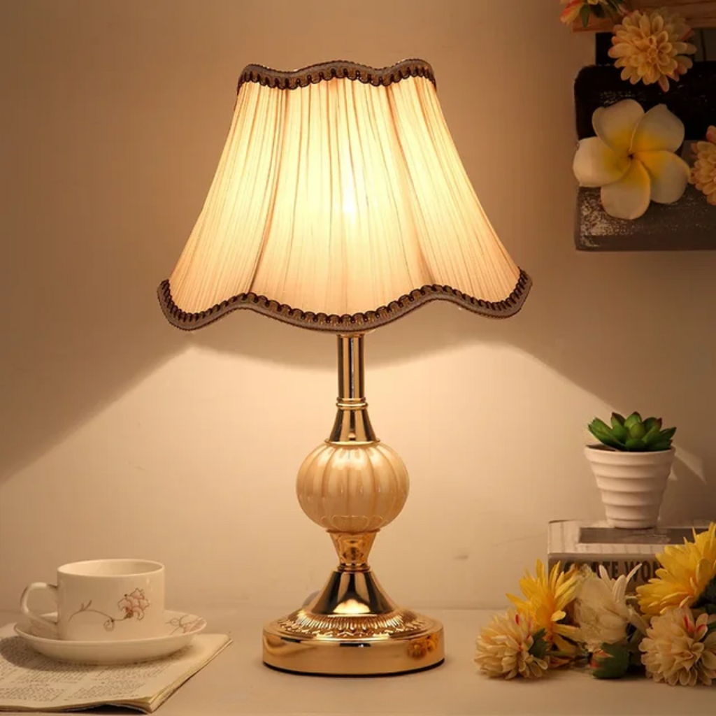 Quixy Vintage Scandinavian Table Lamp with Floral Shade