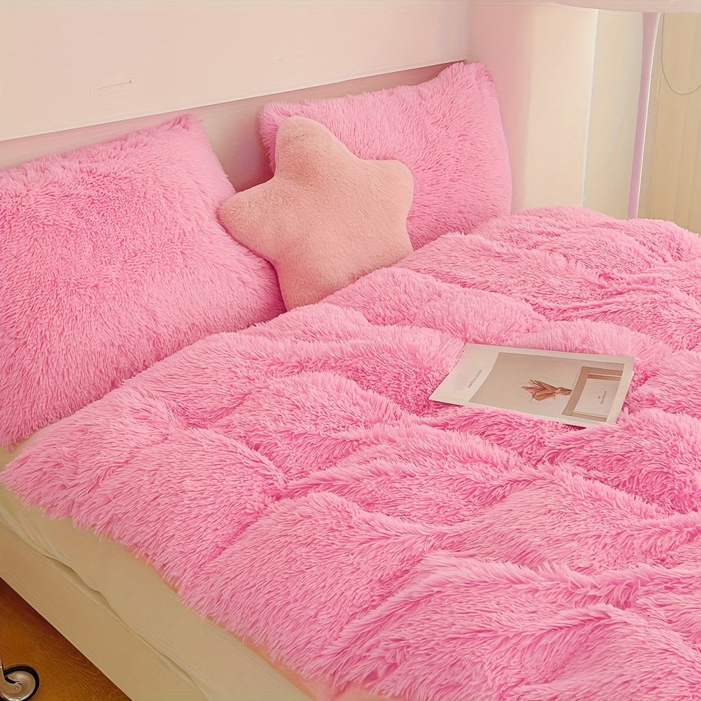 Plush Velvet Bedding Set with Pompom Trim
