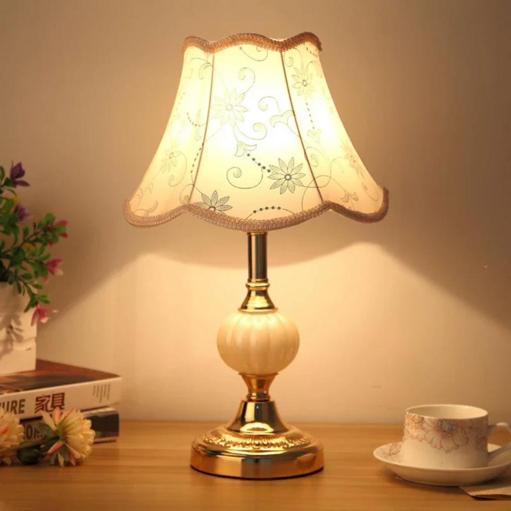 Quixy Vintage Scandinavian Table Lamp with Floral Shade