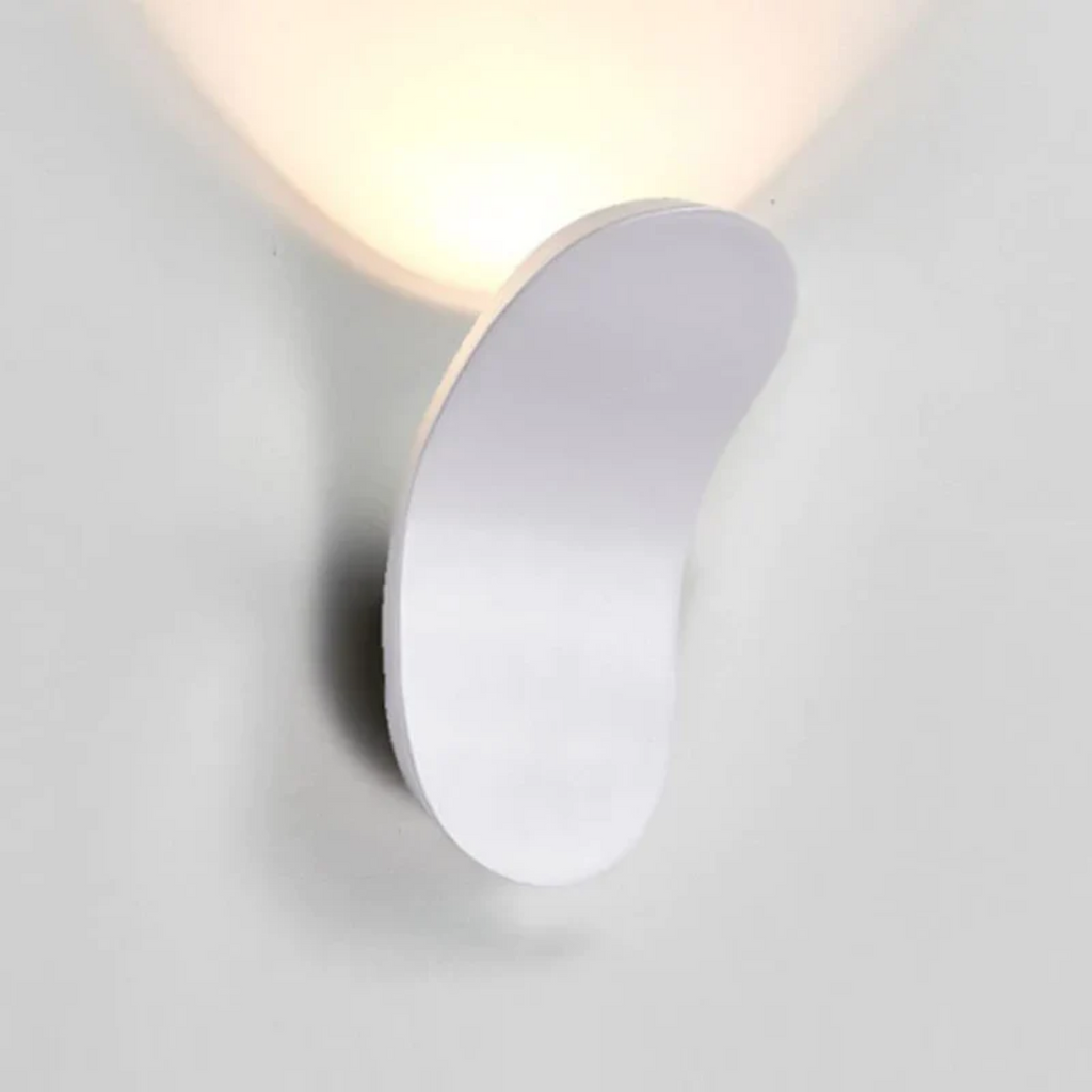 Modern Nordic LED Wall Lamp with Curved Metal Silhouette