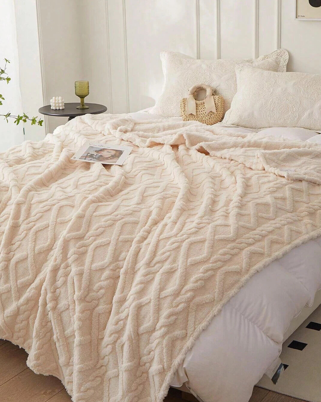 Ultra-Soft Faux Sheepskin Throw Blanket