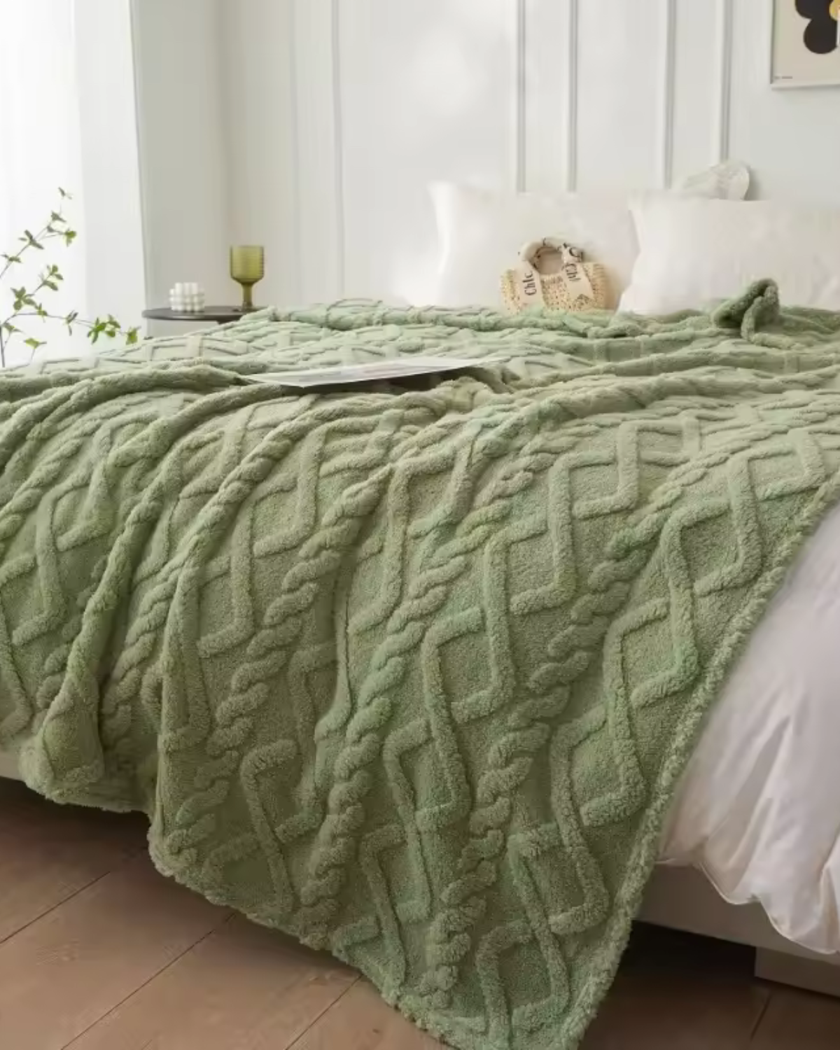 Ultra-Soft Faux Sheepskin Throw Blanket