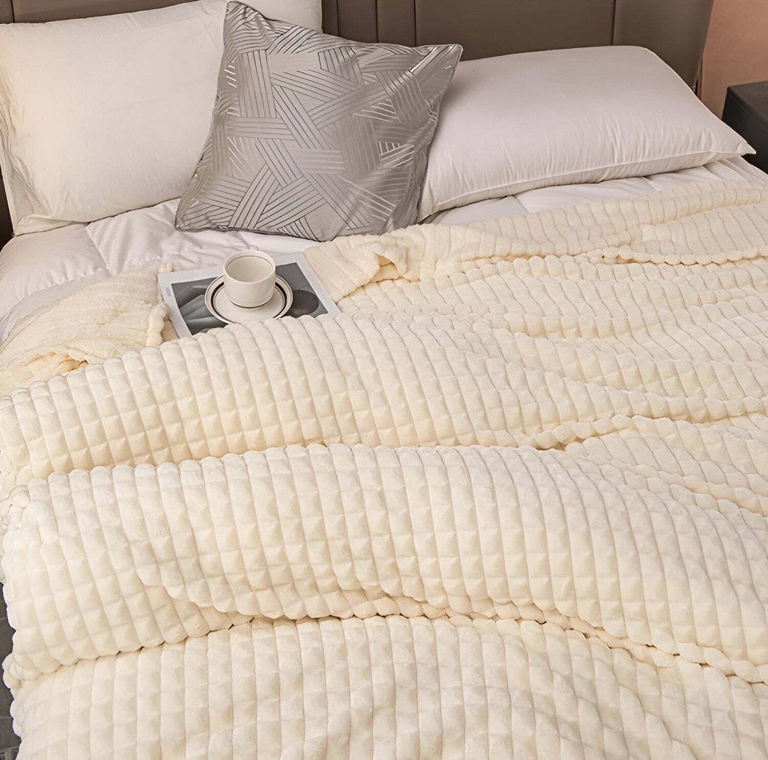 Ultra-Fluffy Plaid Coral Fleece Blanket