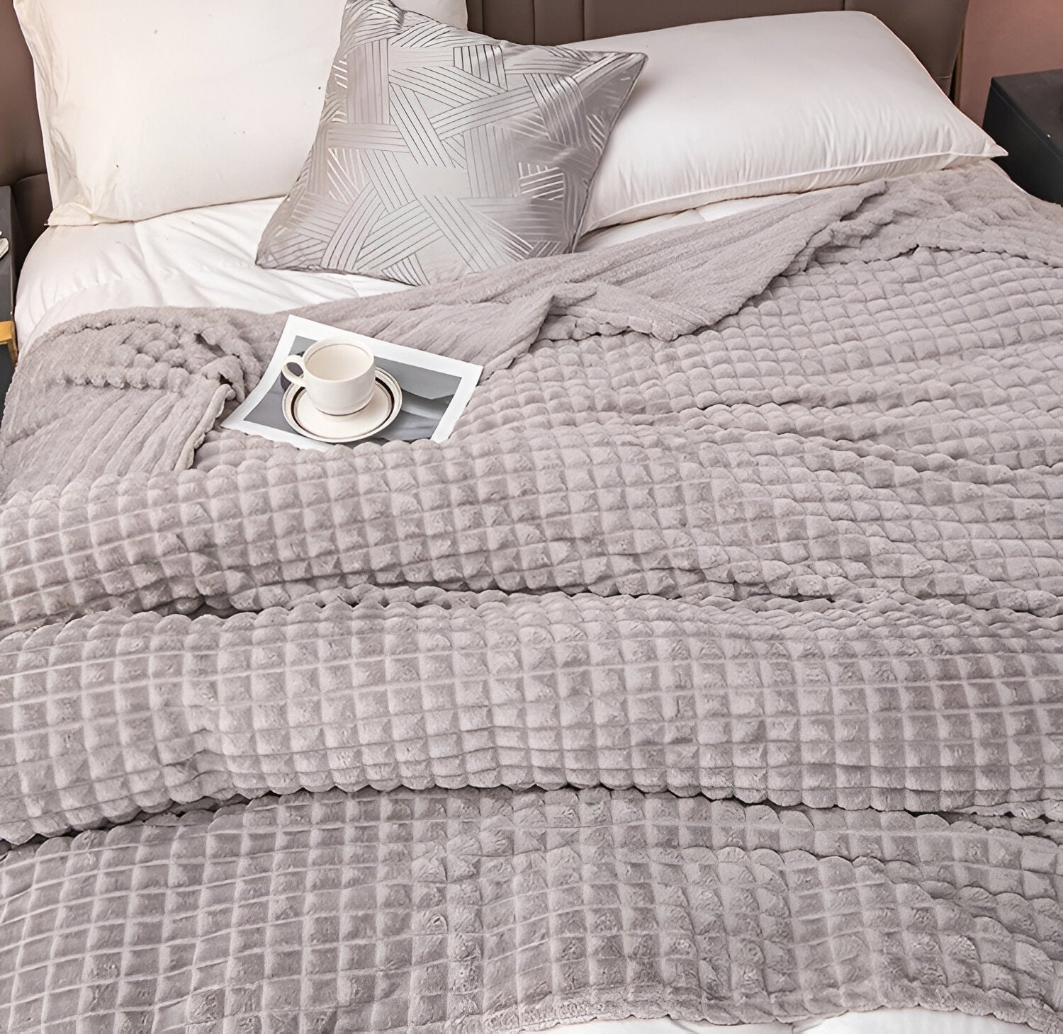 Ultra-Fluffy Plaid Coral Fleece Blanket