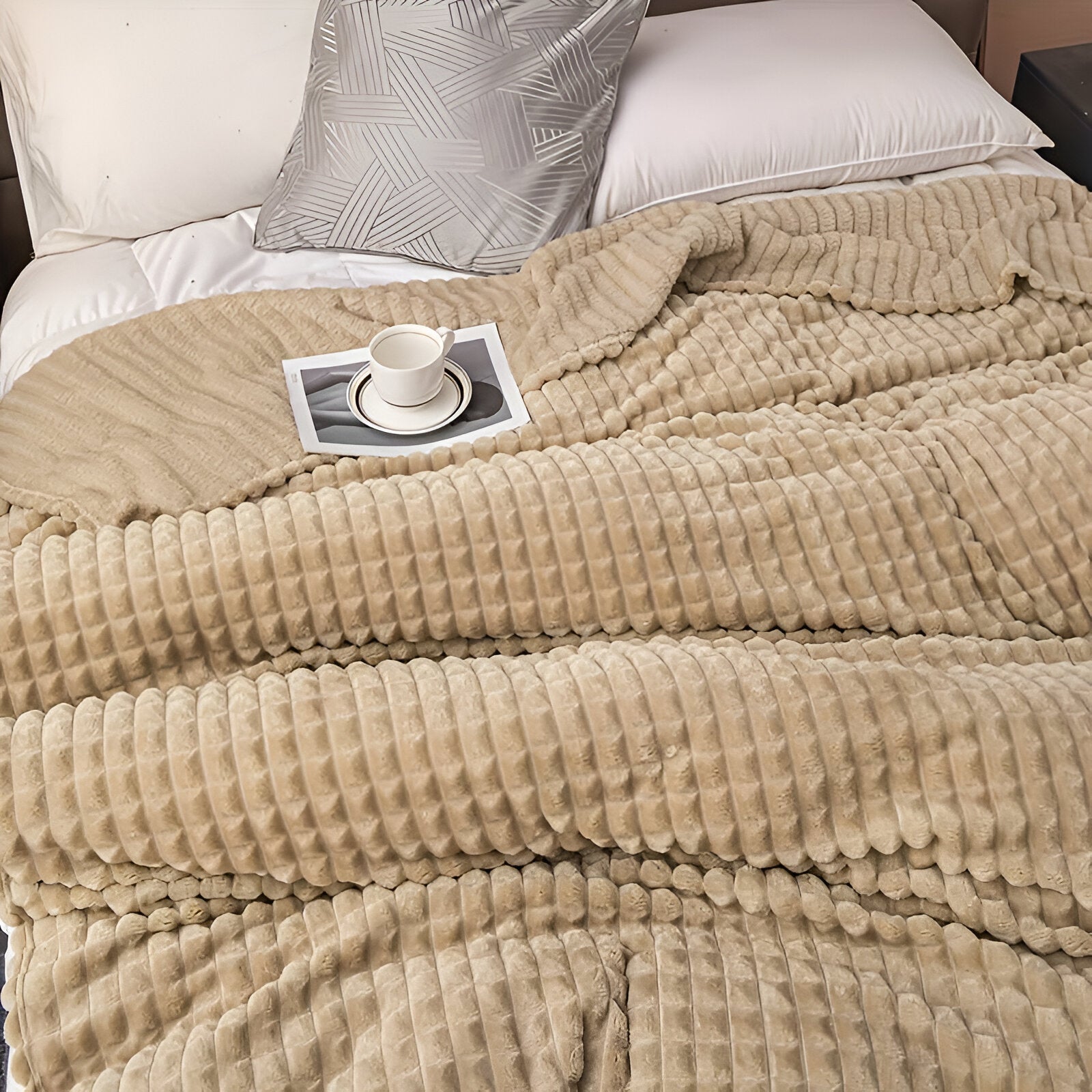 Ultra-Fluffy Plaid Coral Fleece Blanket