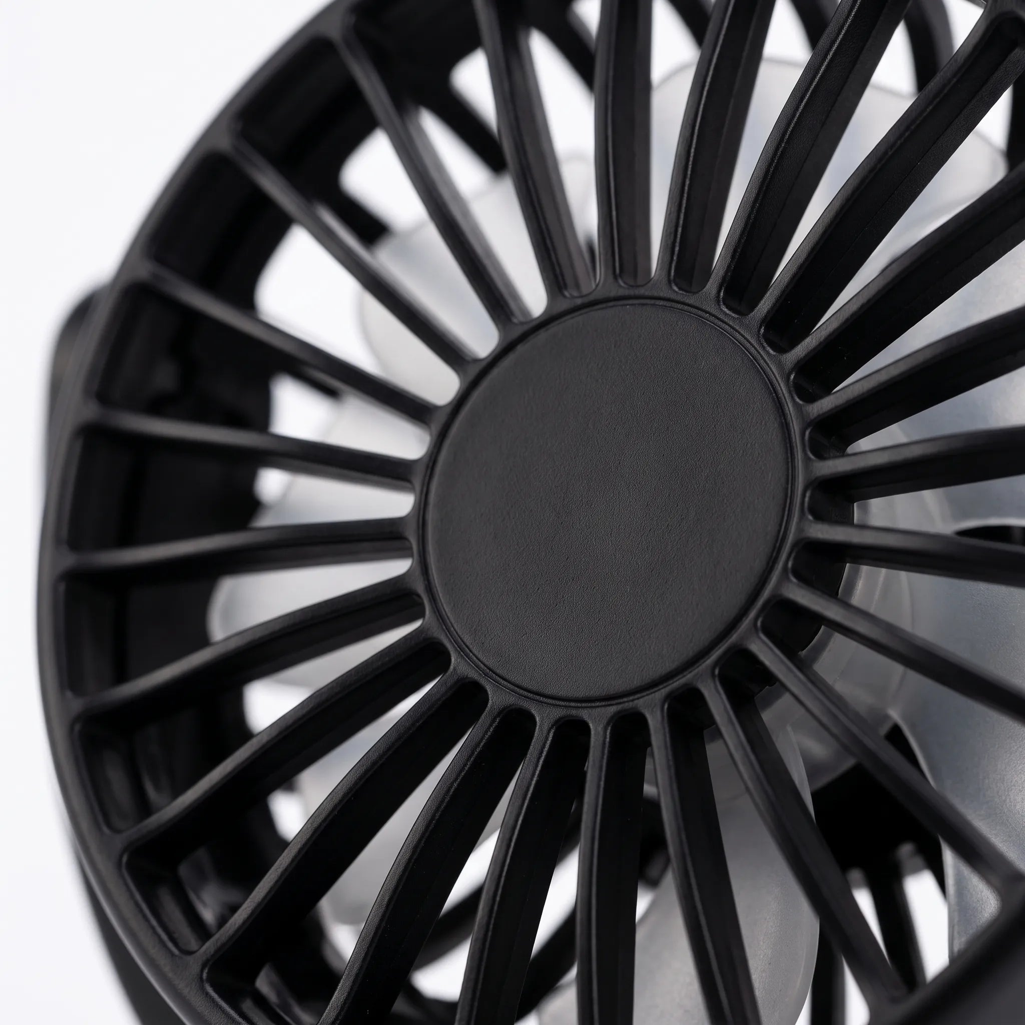 Portable Clip-On Misting Fan for Outdoor Cooling and Comfort