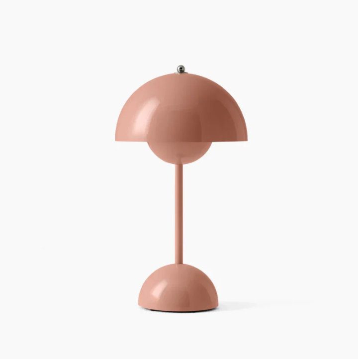 Modern Touch Table Lamp with Scandinavian Curves