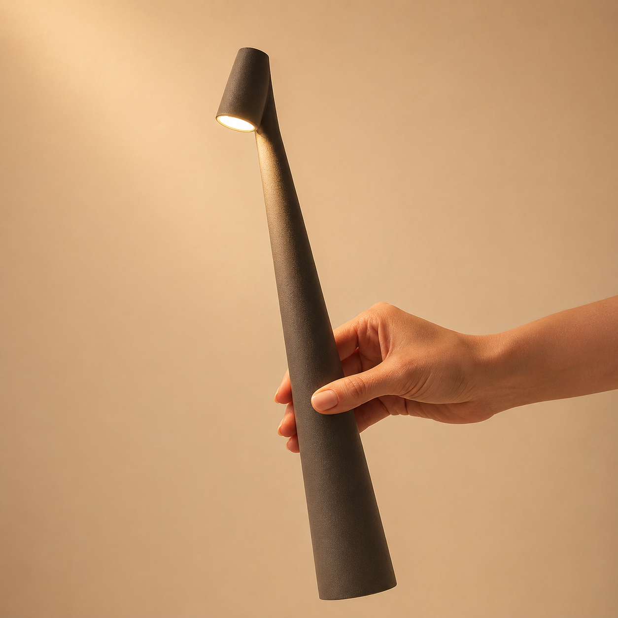 Cordless Aluminium LED Table Lamp Warm Ambient Lighting