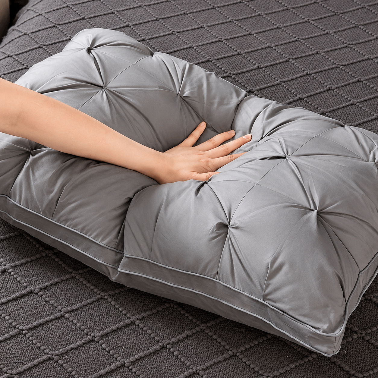 Luxury Diamond-Quilted Hotel Pillow with Memory Support