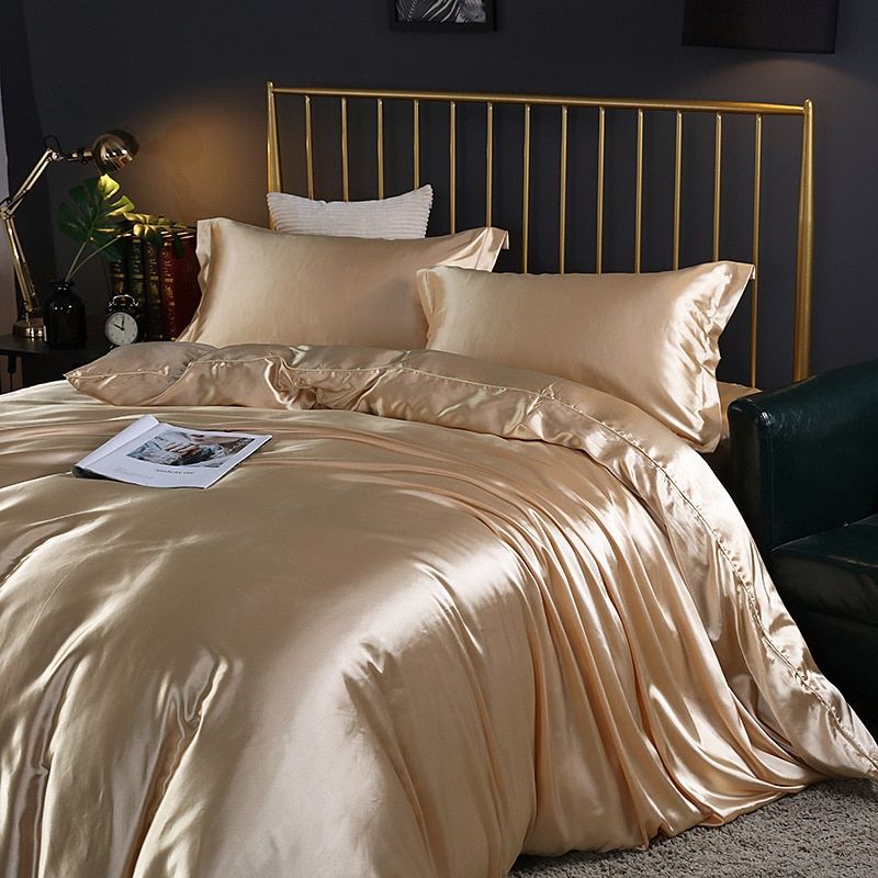 Luxury Pure Silk Bedding Set with Breathable Finish