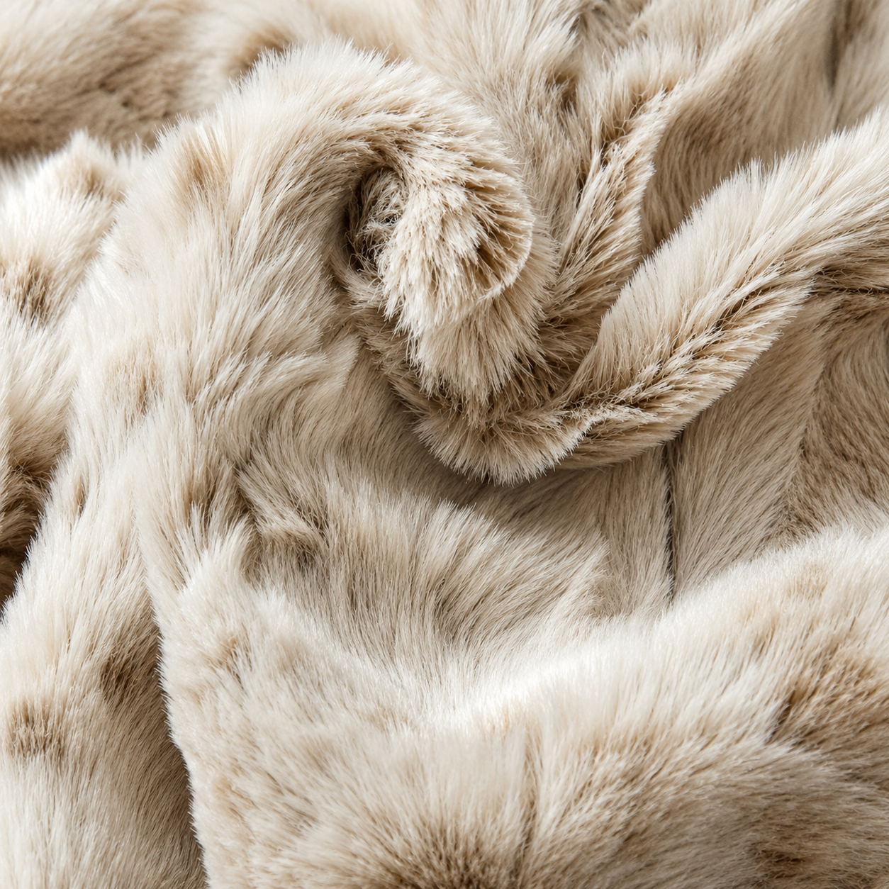 Soft Leo Pattern Faux Fur Throw Blanket
