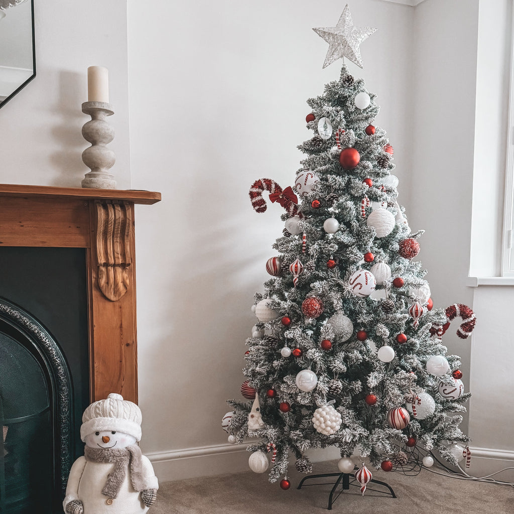 6ft Snow Flocked Artificial Christmas Tree with 750 Branches